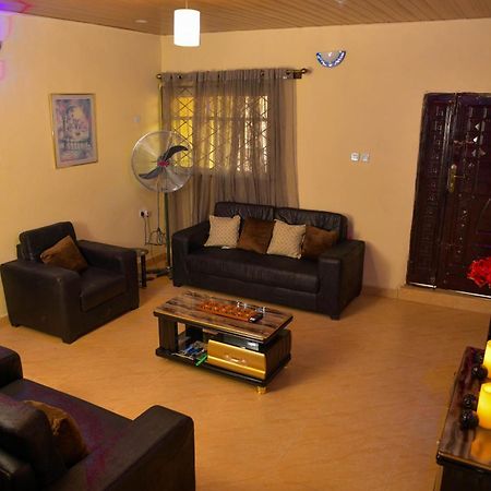 Living Green Apartments Airport Pick Up Benin City Dış mekan fotoğraf