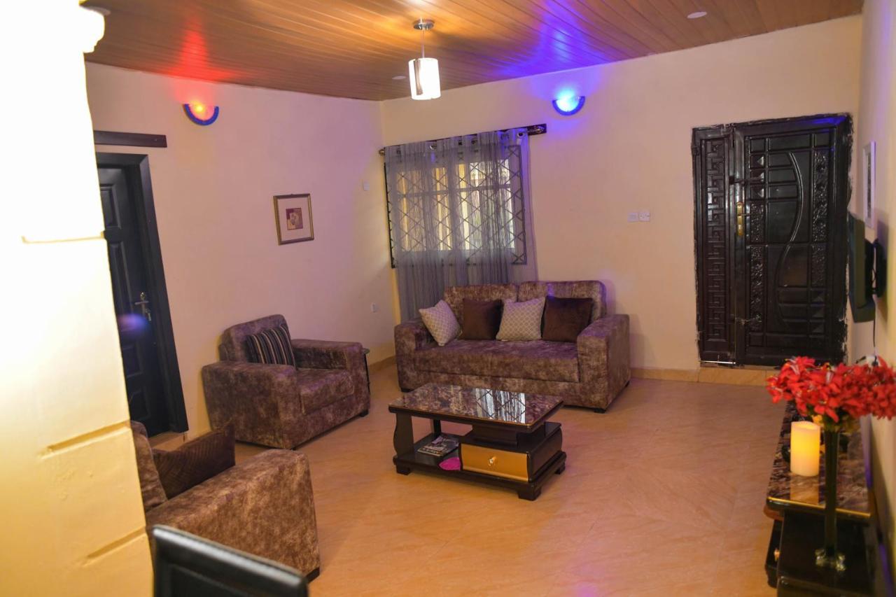 Living Green Apartments Airport Pick Up Benin City Dış mekan fotoğraf