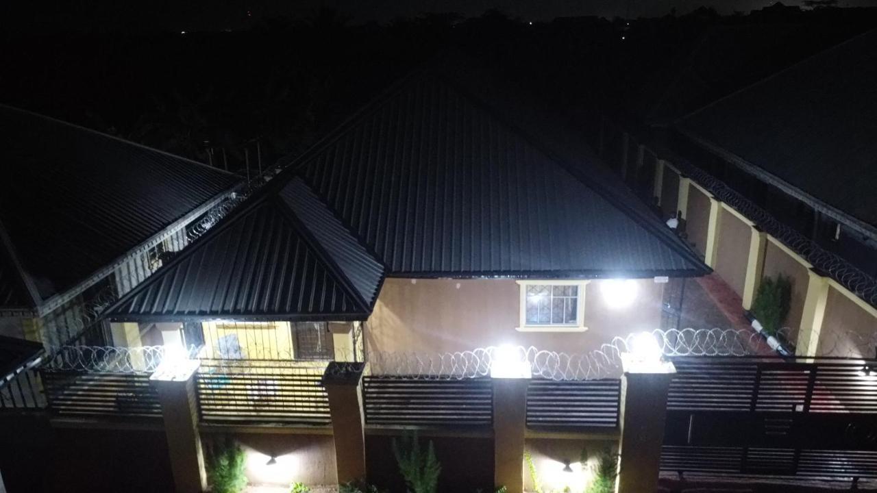 Living Green Apartments Airport Pick Up Benin City Dış mekan fotoğraf