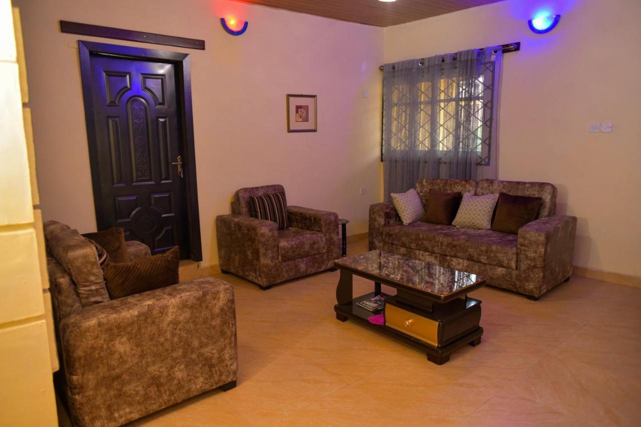 Living Green Apartments Airport Pick Up Benin City Dış mekan fotoğraf